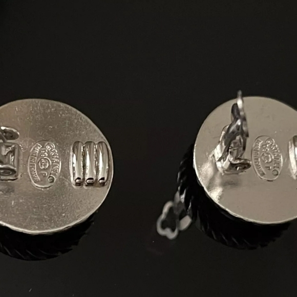CHANEL VINTAGE AUTHENTIC CLIP ON EARRINGS RARE/ Gorgeous! - Picture 6 of 6